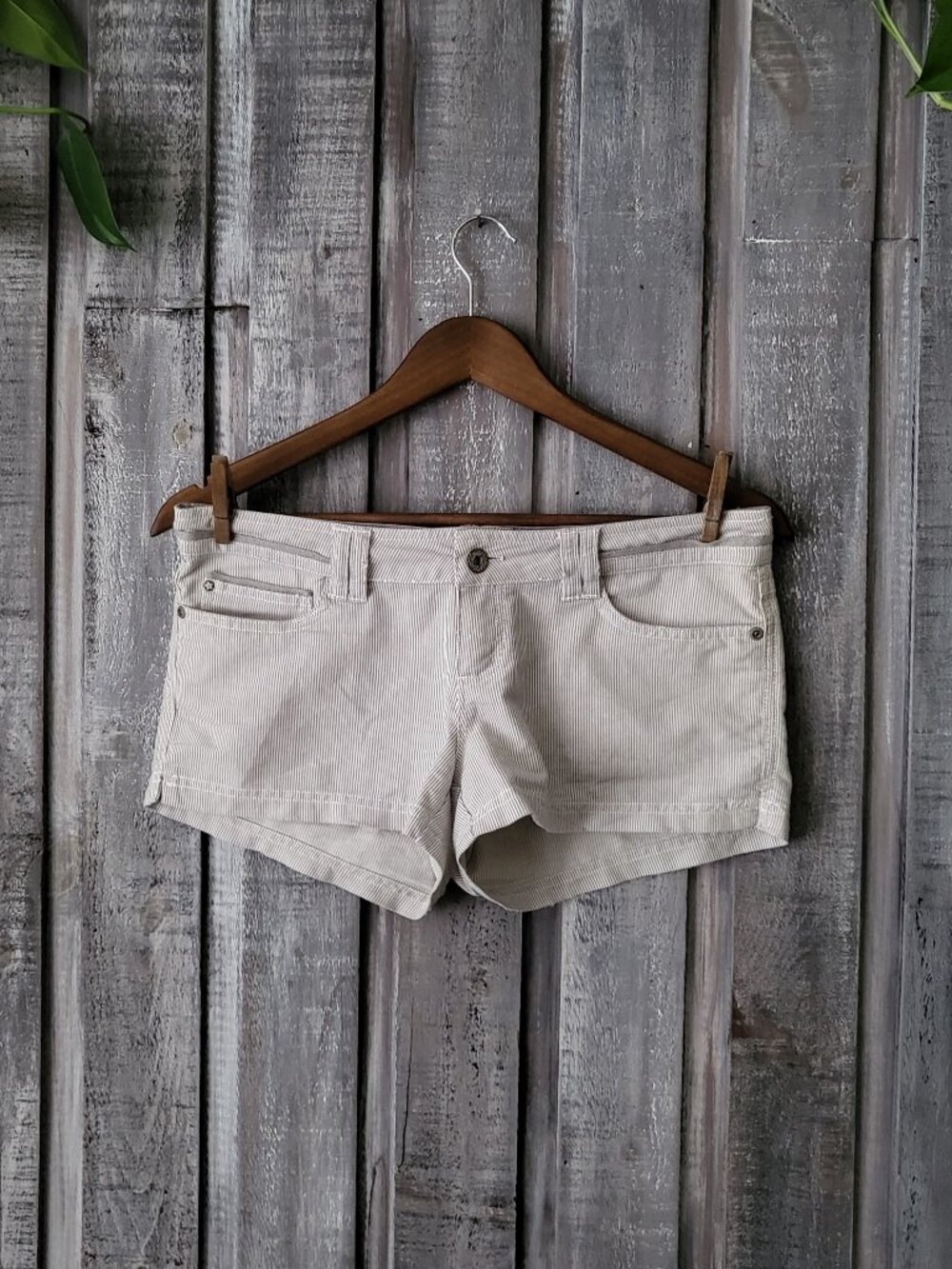 Garage Striped Low Rise Utility Booty Shorts Size 5 Y2K 2000s